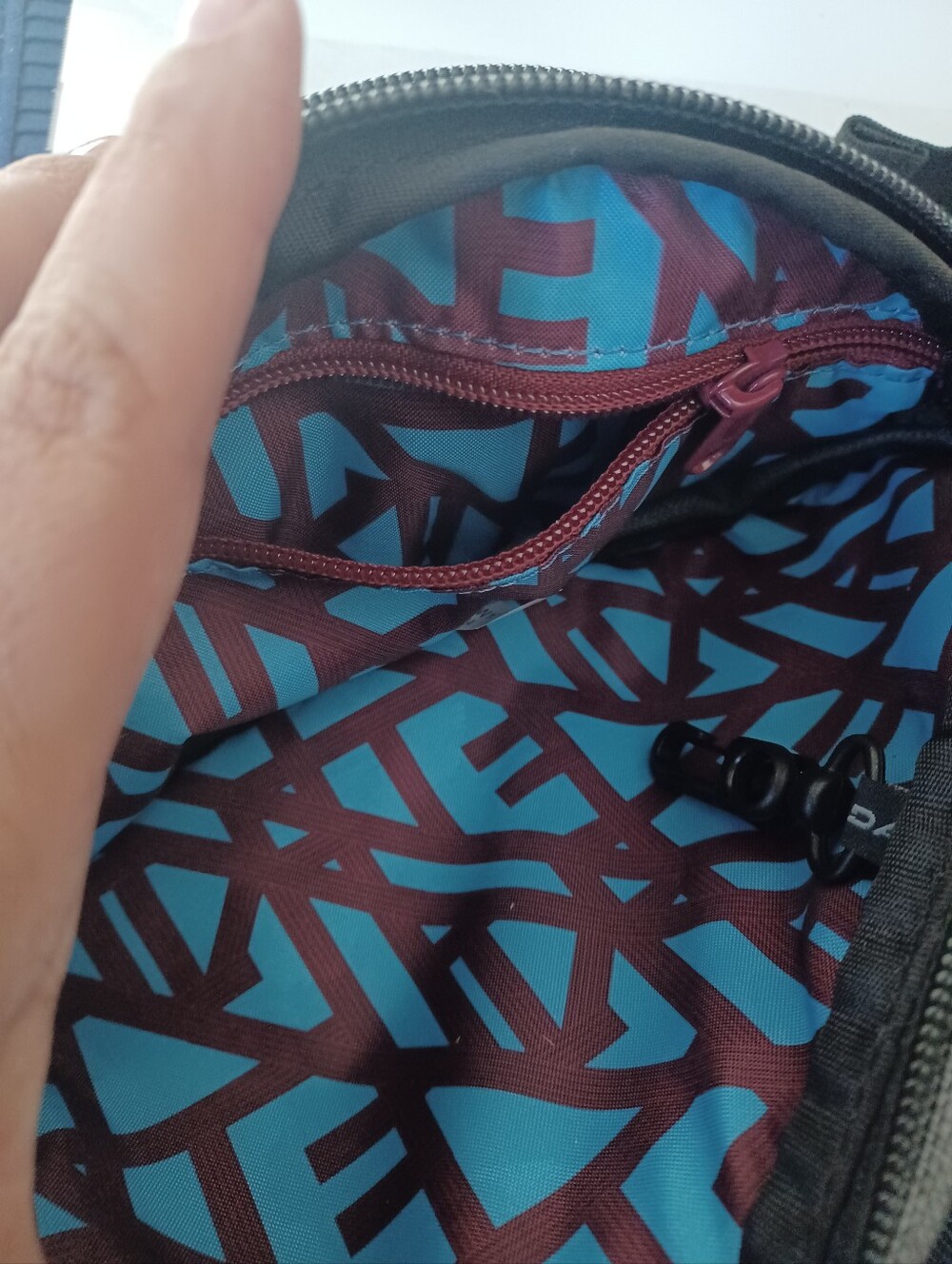 Dakine Charcoal Grey Fanny Pack - Picture 3 of 3